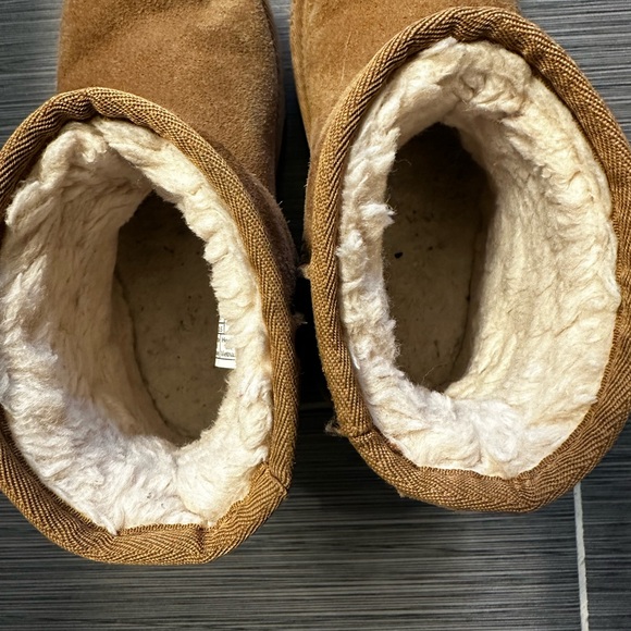 Ugg Mini Platform Boots - Picture 5 of 7